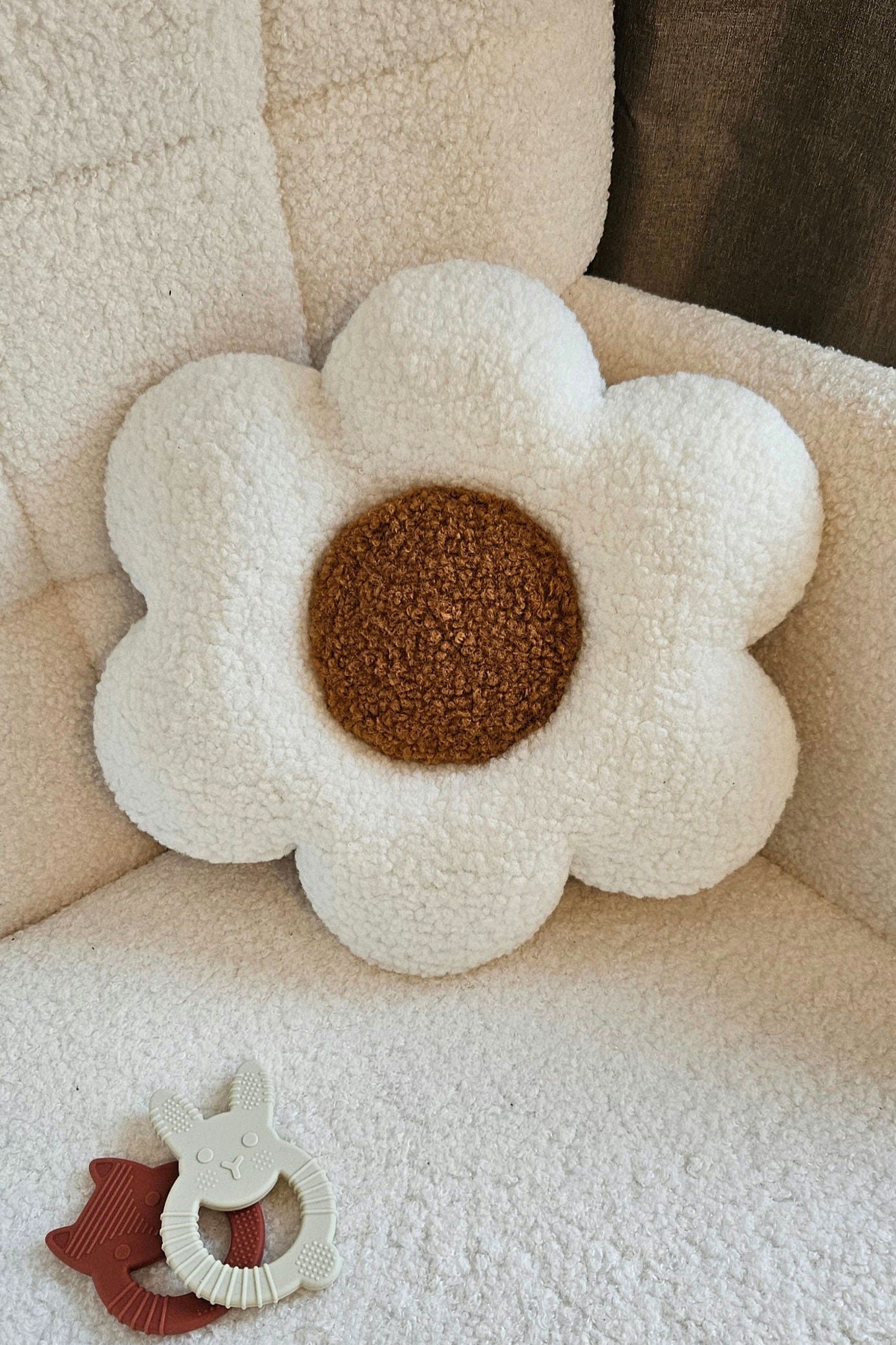 Flower daisy wall decoration off-white/ochre yellow nursery, boucle wall decoration, children's room, baby room, clouds, flower