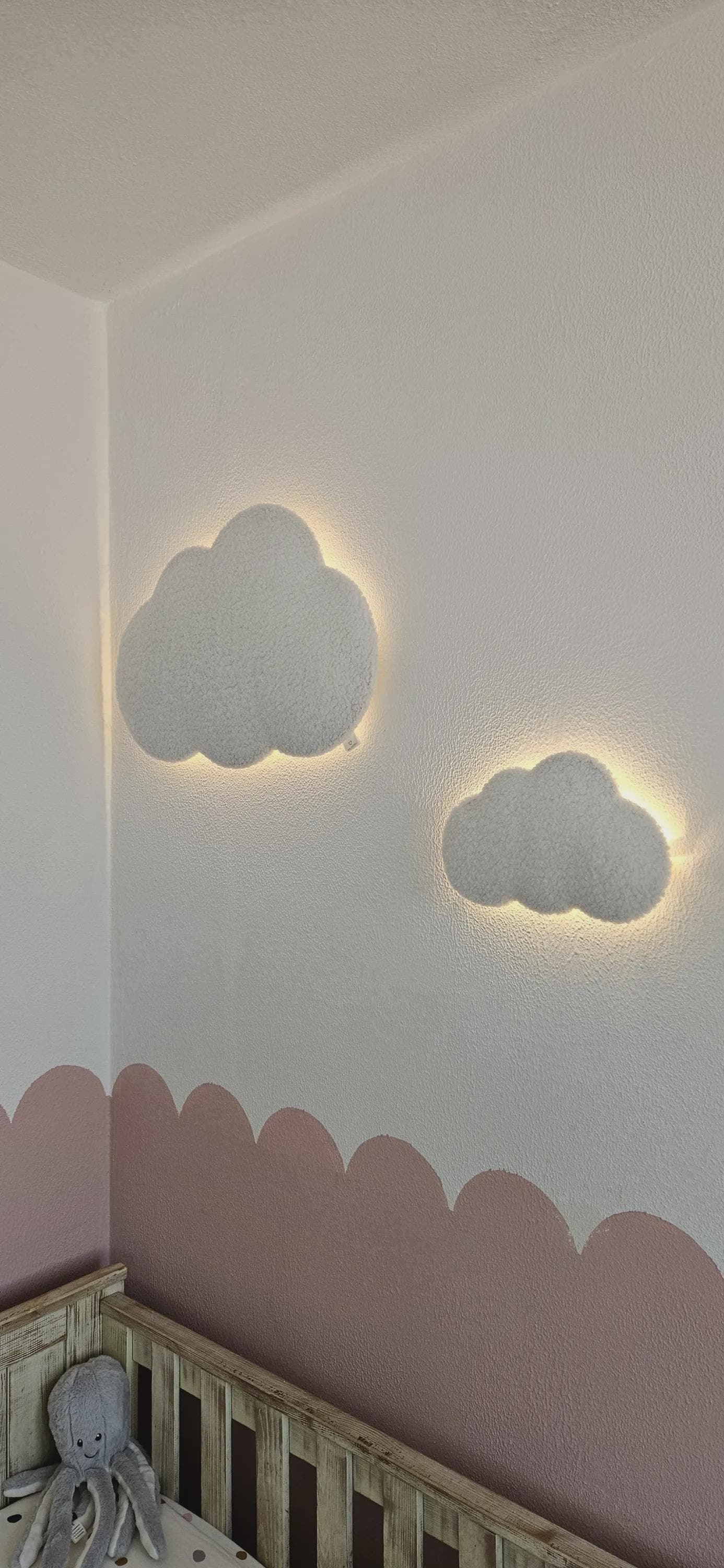 Set of 2 Cloud Night Lights – Battery Powered LED Nursery Wall Lamps – Baby Room Decor – Cloud Nursery Gift
