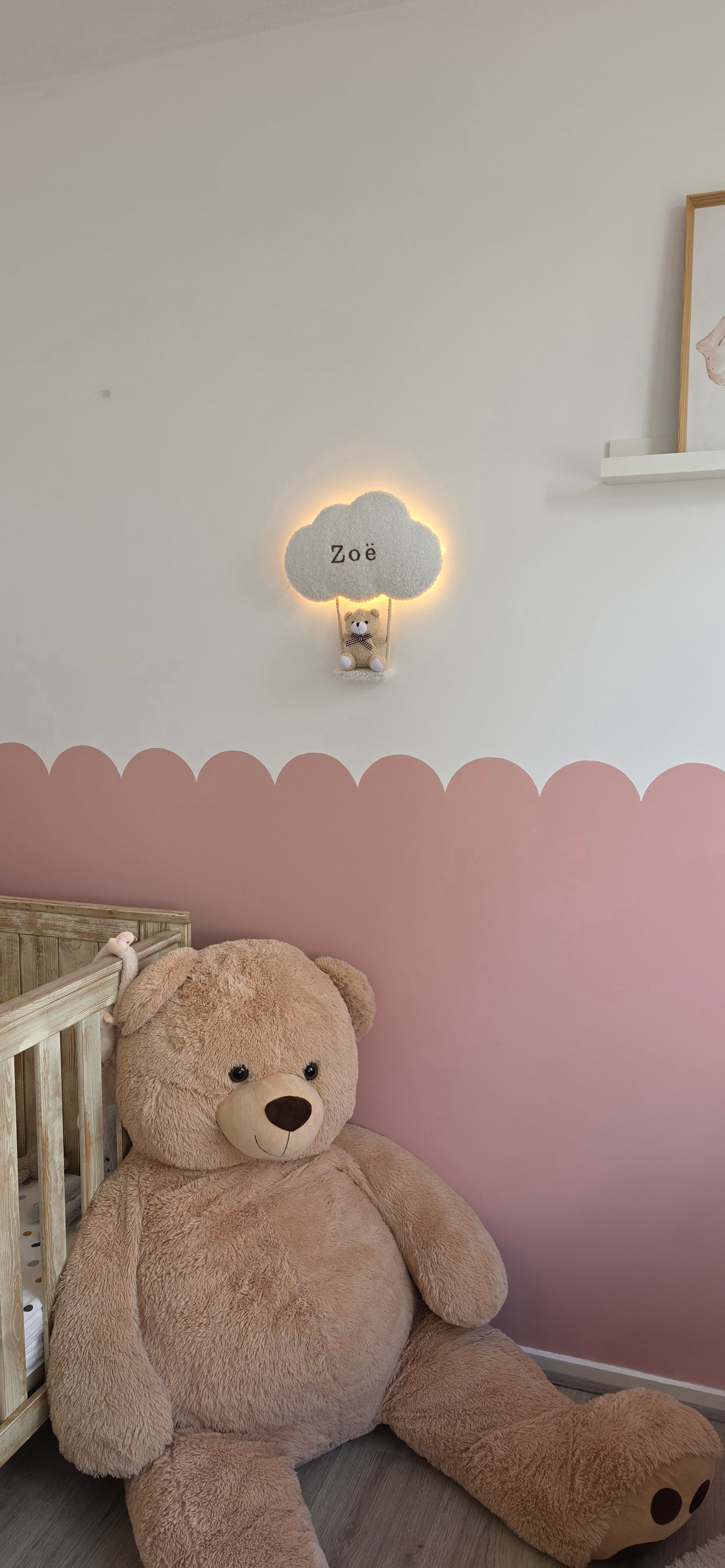 Gepersonaliseerde Teddy Wolkenlamp met Naam & Beertje op Schommel