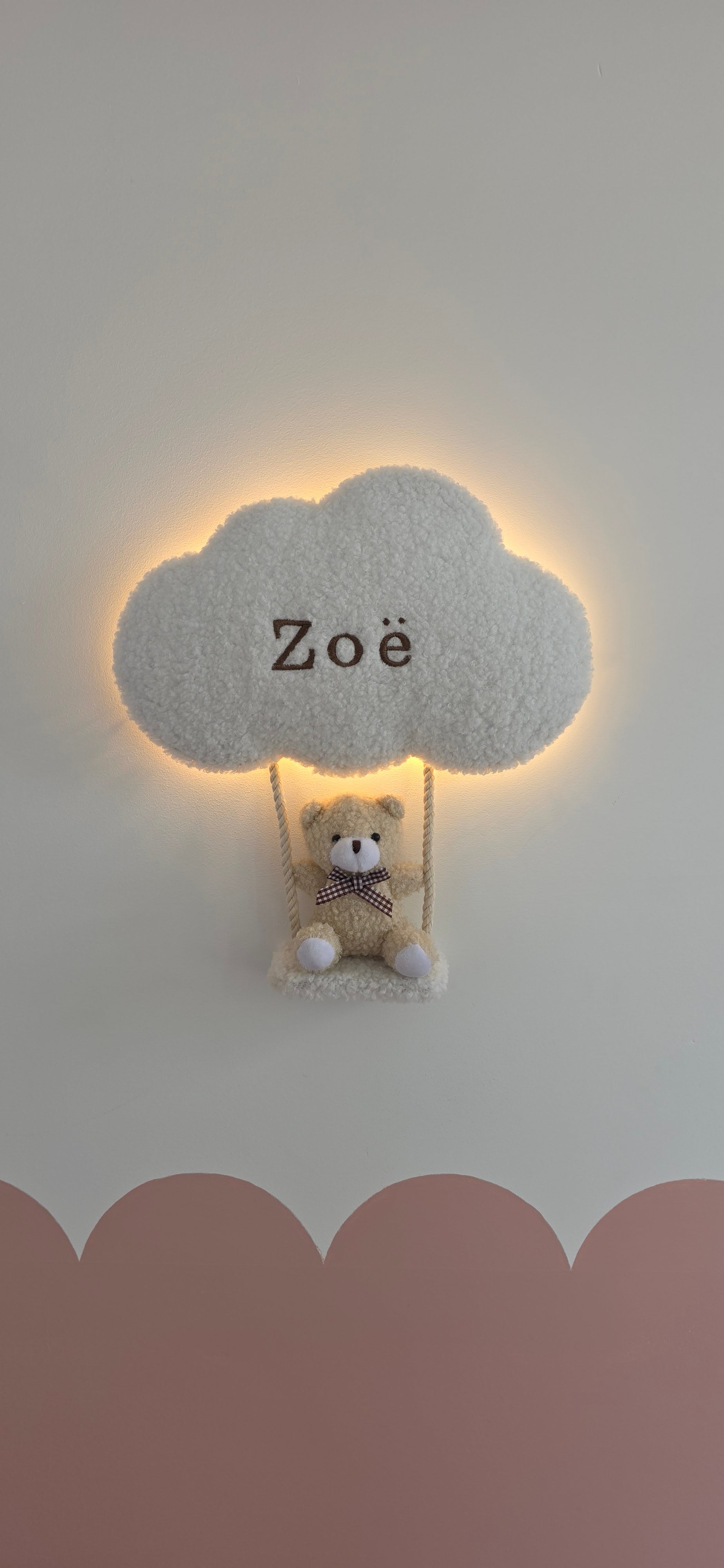 Gepersonaliseerde Teddy Wolkenlamp met Naam & Beertje op Schommel