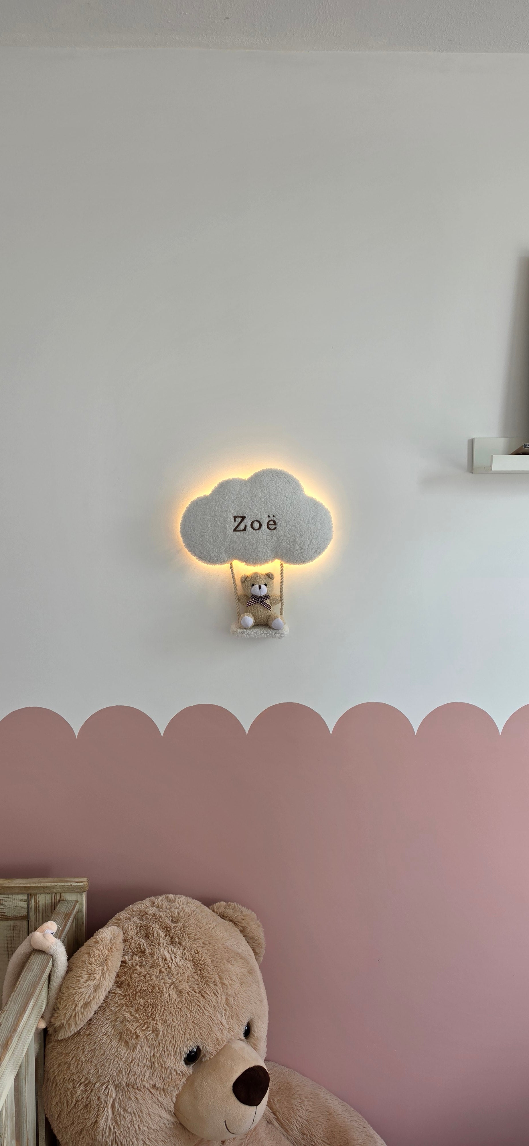 Gepersonaliseerde Teddy Wolkenlamp met Naam & Beertje op Schommel